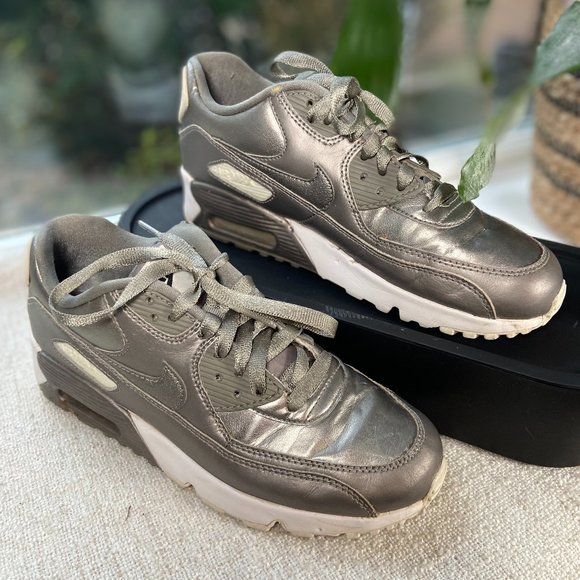 Nike Air Max 90 LTR SE GS Metallic Pewter Running Shoes, S 7 - Picture 2 of 8